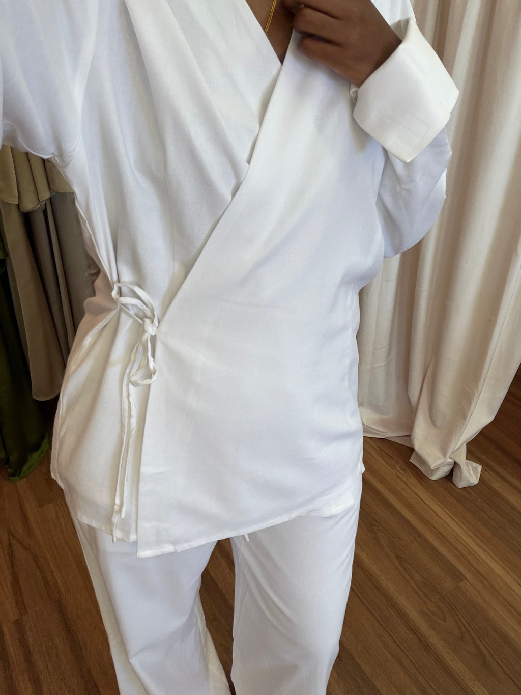 Sara Set White