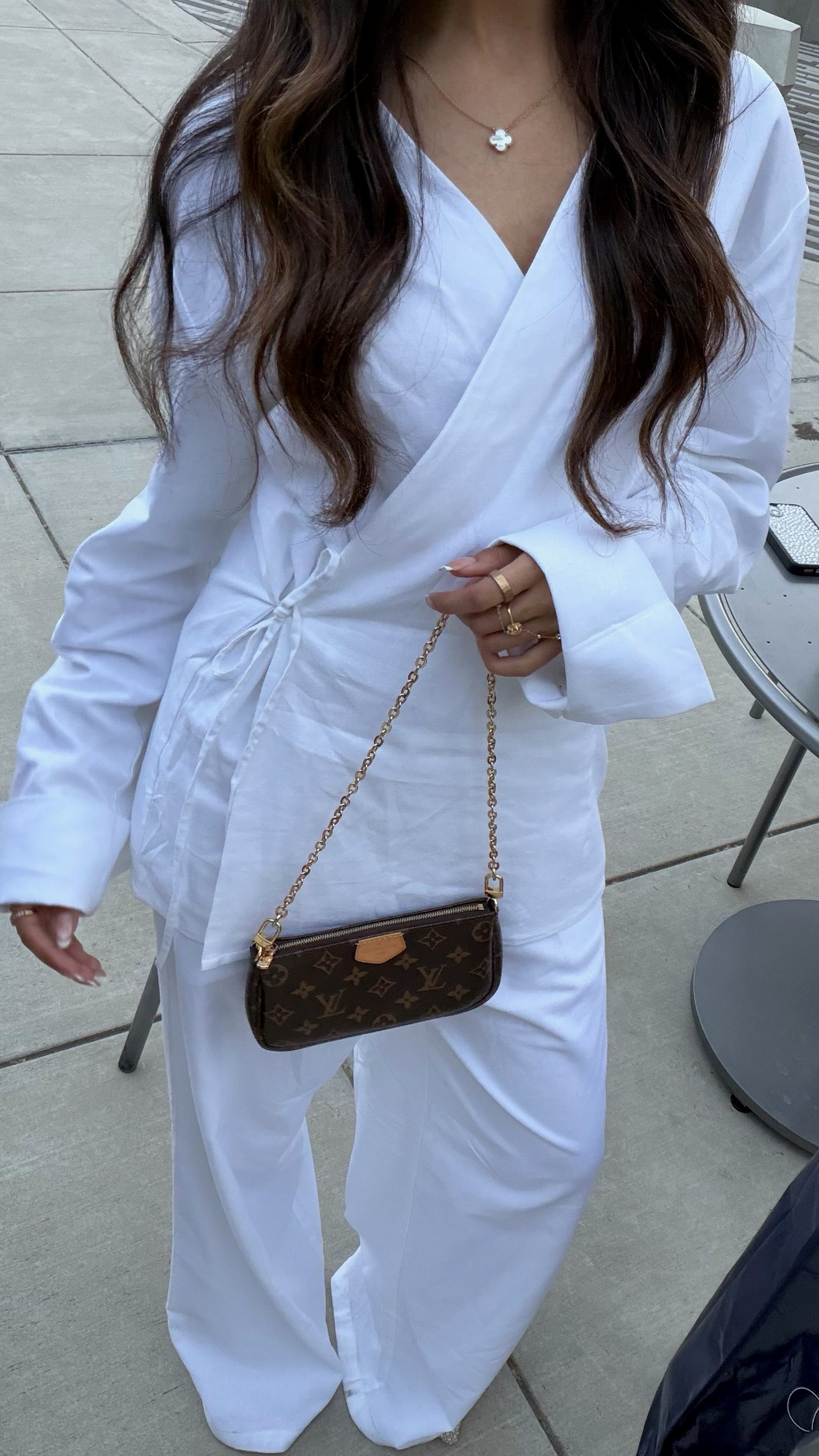 Sara Set White